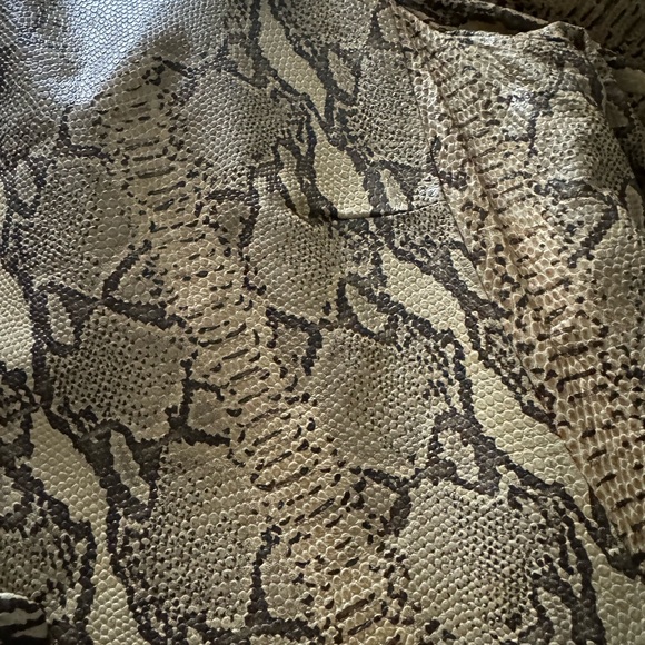 Danier Cream and Brown  leather car coat / Snakeskin Print size 8-10 - Picture 7 of 7